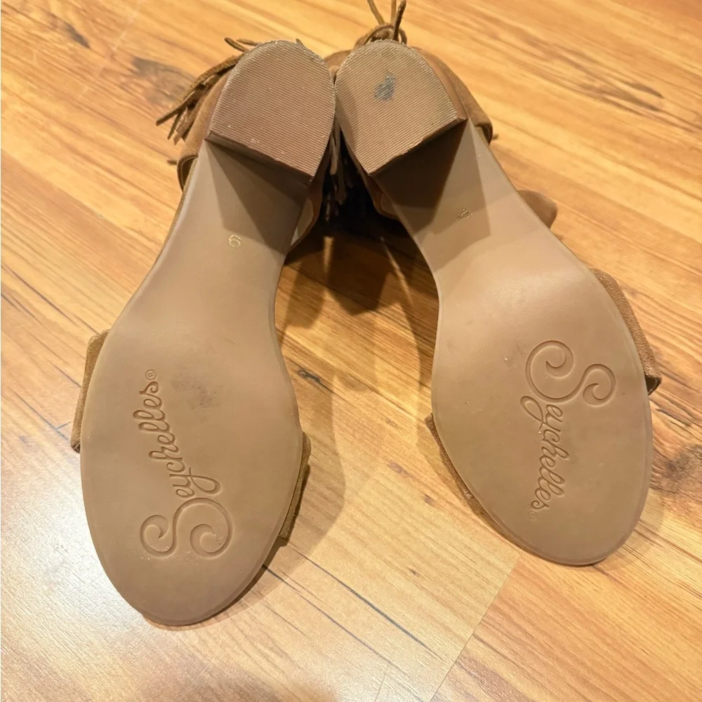 Seychelles Brown Heeled Shoes with Classic Design
